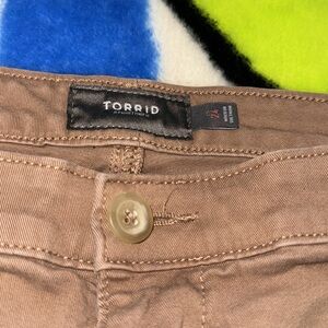 3/$30 Torrid Women's Tan Straight Leg Pants